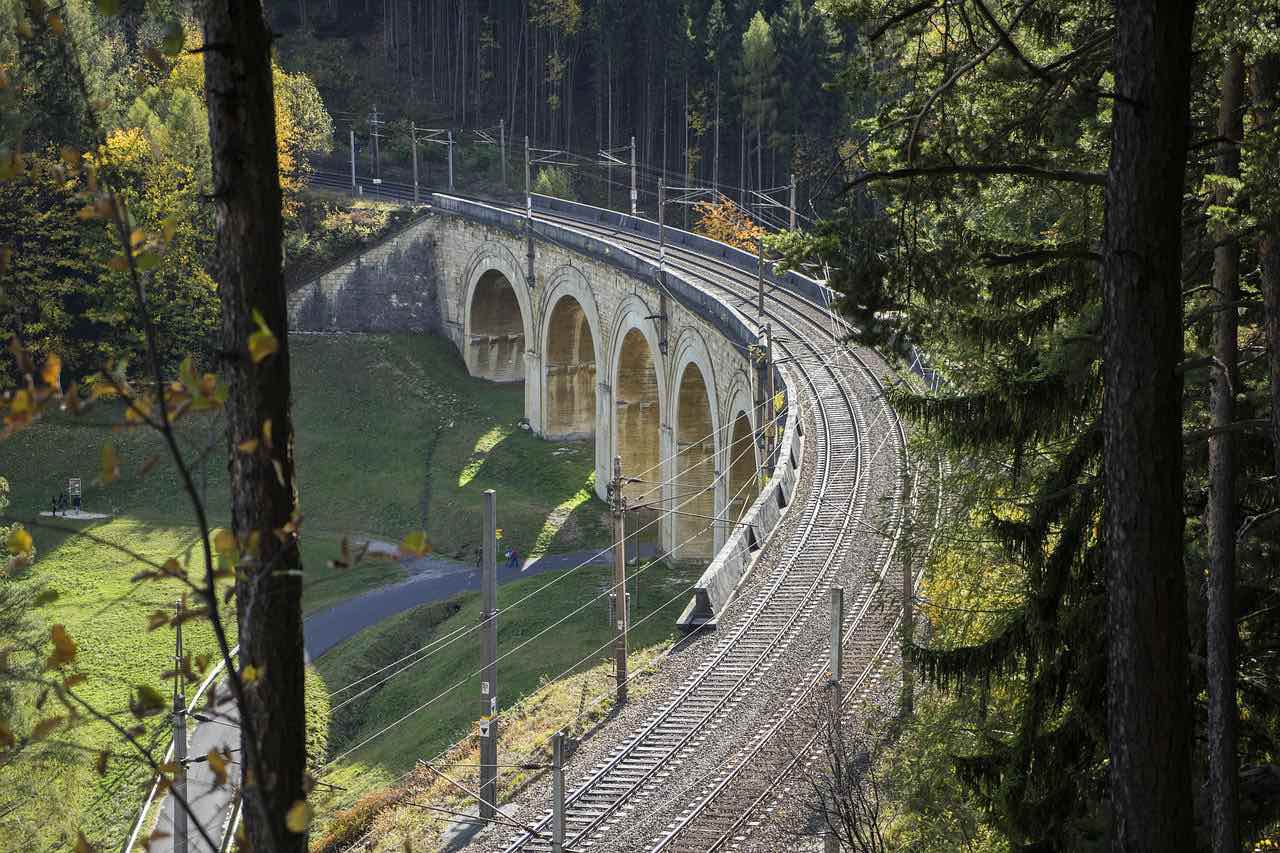 Semmeringbahn to linia kolei widokowej