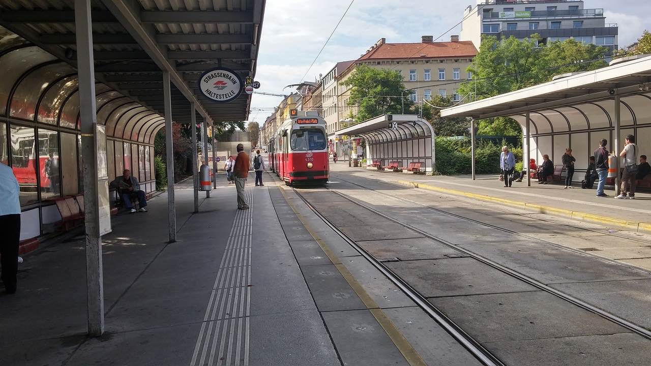 Tramwaj na Reumannplatz
